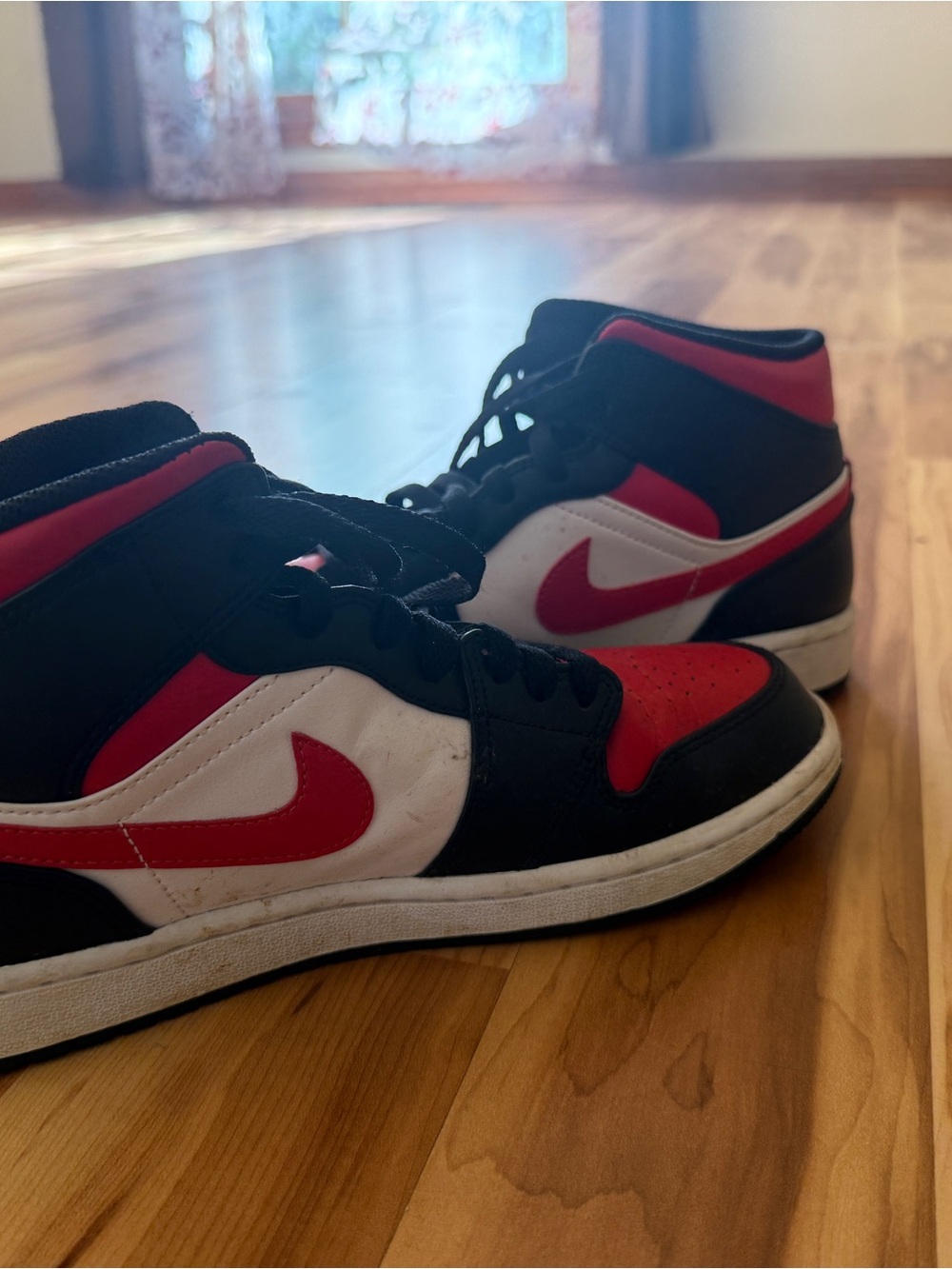 Nike Red Black White Mid-Top Athletic Shoes